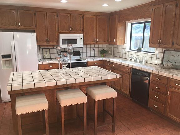 3rd image of 1325 Aksland Dr