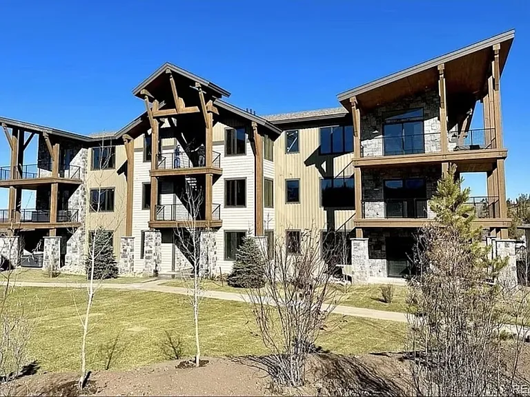 15 Meadow Creek Ln #E-202 — Photo 37