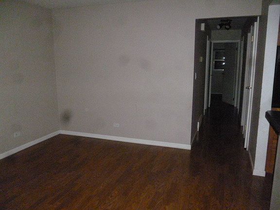3rd image of 1315 Elm Ave