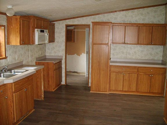 5th image of 706 E 522nd Ave