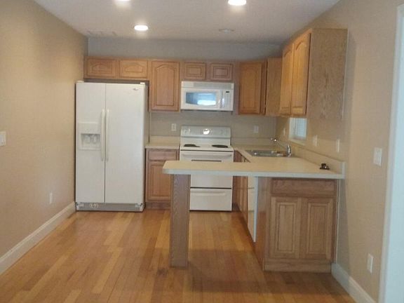 3rd image of 236 Oglethorpe Pl