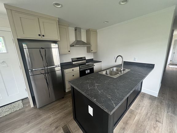 2nd image of 442 Five Oaks Cir