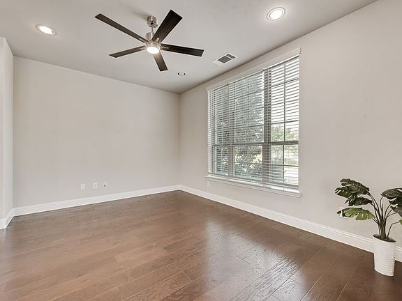 5th image of 281 Scotia St