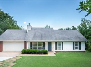 2308 N Old Wire Rd, Fayetteville, AR 72703