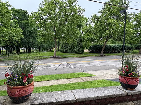 2nd image of 4044 Palmetto Dr