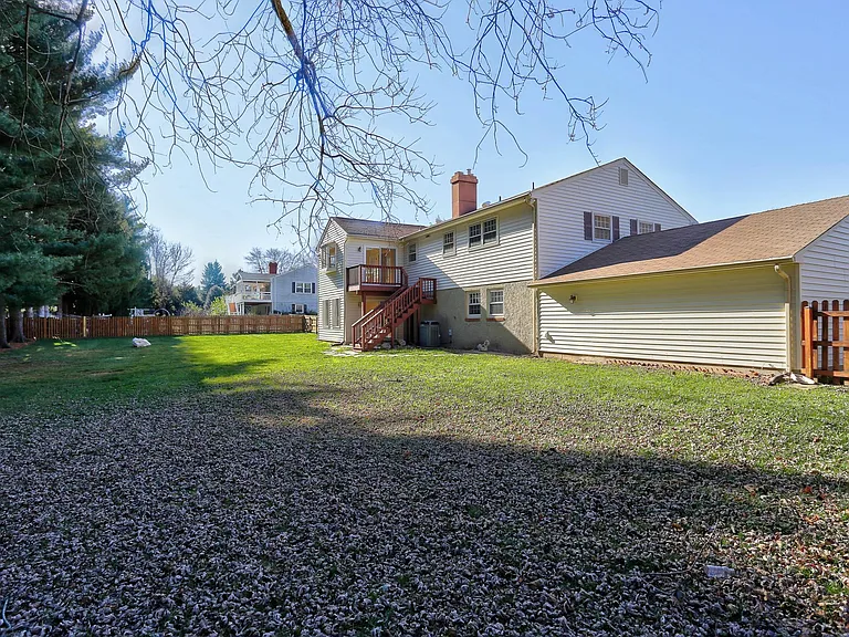 3229 Ramblewood Rd — Photo 3