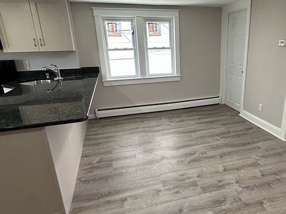 3rd image of 184 W Green St