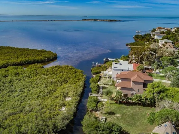 Sea Breeze Dr, Tarpon Springs, FL 34689