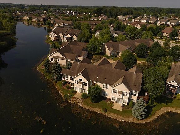 3rd image of 895 Stonewater Dr