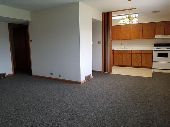 3rd image of 435 W Grand Ave