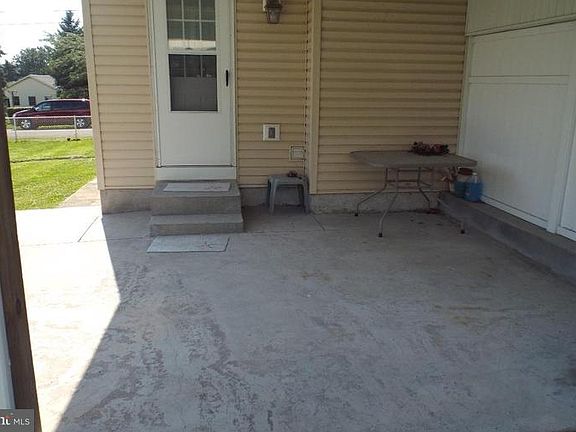 5th image of 215 S Spencer St