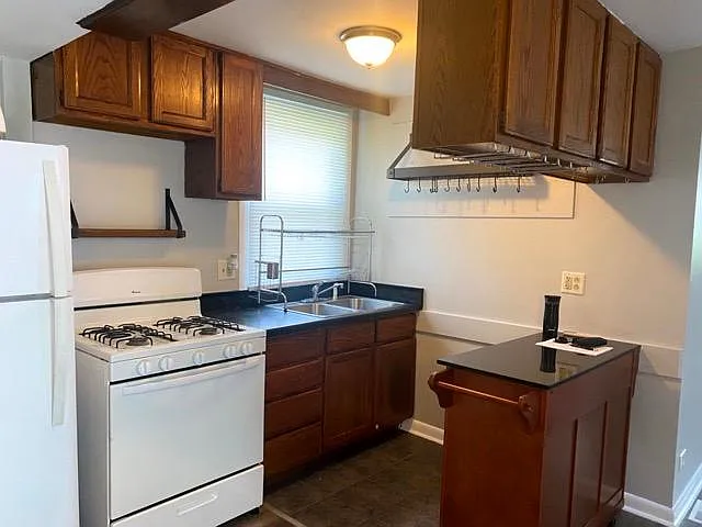 263 Orchard St — Photo 3