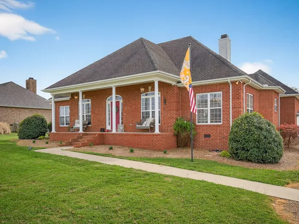 195 Stonegate Dr, Smithville, TN 37166