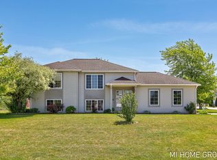 3538 Snip Dr, Holland, MI 49424
