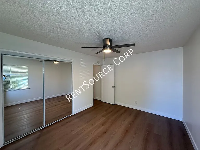 1149 W Avenue H11 — Photo 11