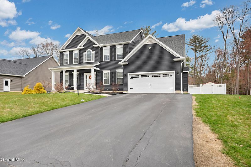 4th image of 112 Diamond Place