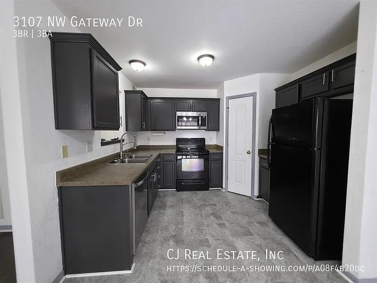 3107 NW Gateway Dr — Photo 4