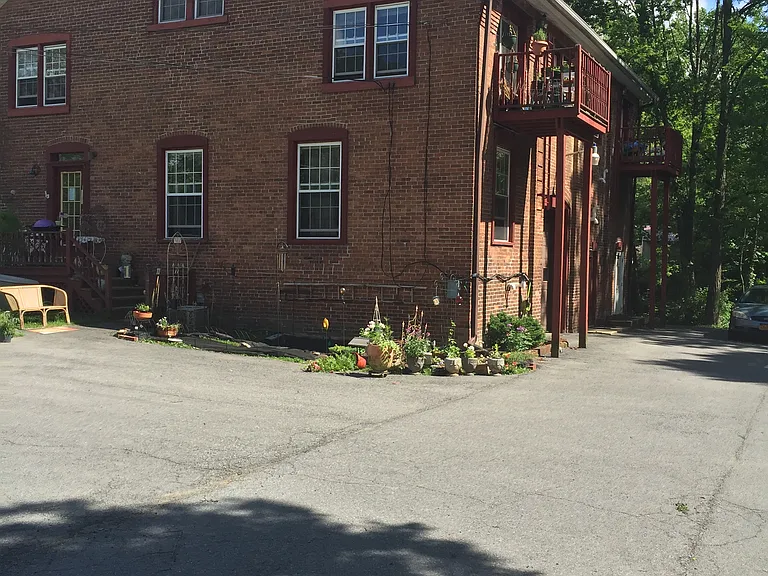 525 Maple Ave #7 — Photo 20