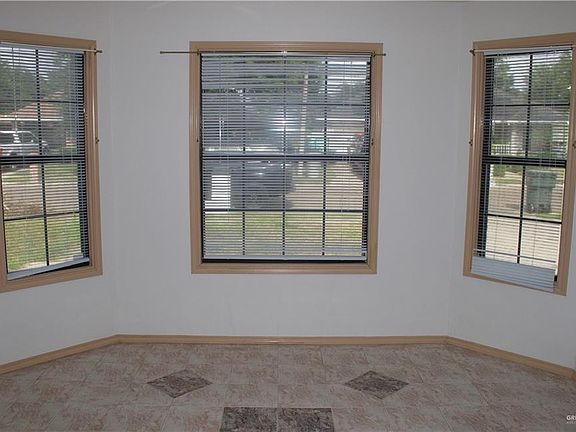 4th image of 2202 N Dos Arbolitos Ave