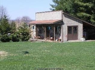 38354 Downs Ct, Hamilton, VA 20158