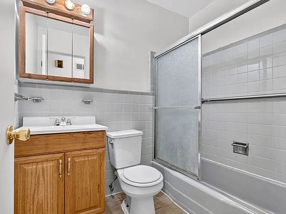 5th image of 375 Gerald Ave