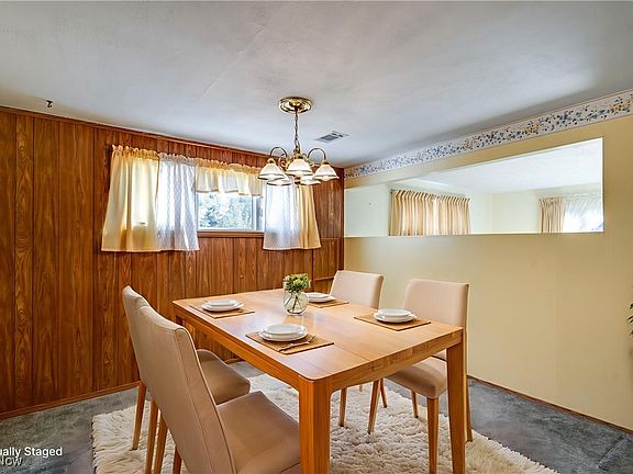 5th image of 9244 Lakeside Dr
