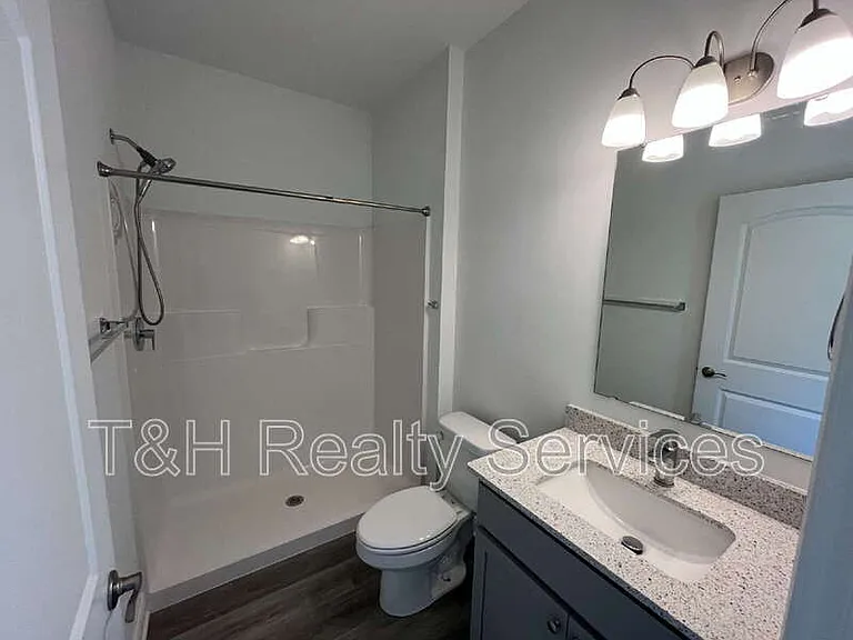 7073 Fowler Dr — Photo 16