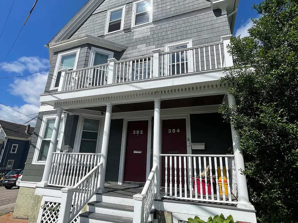 382 Hope St #1