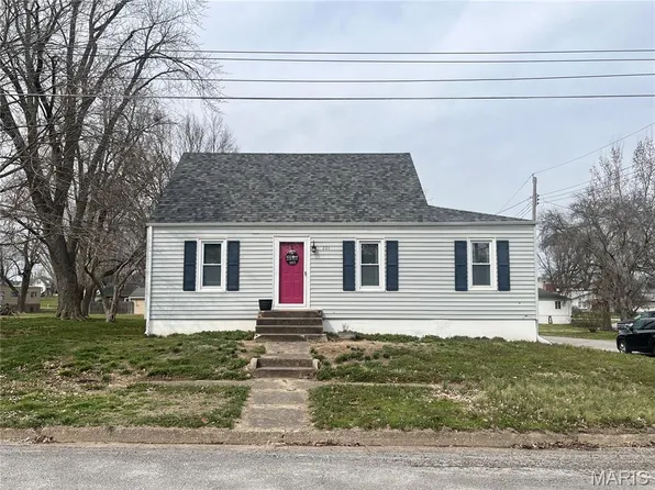 201 W 7th St, New London, MO 63459