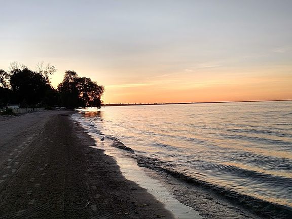 5th image of 2918 N Lake Beach Dr