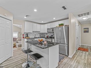 19 Red Twig Trl, Bloomingdale, NJ