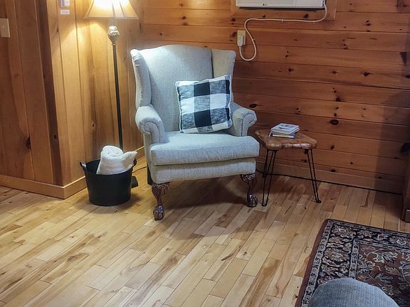 2nd image of 89 Lazy Lake Ln