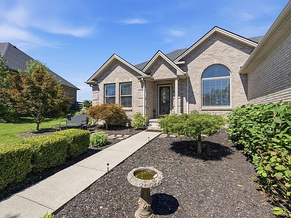 2nd image of 1080 Bay Colony Dr