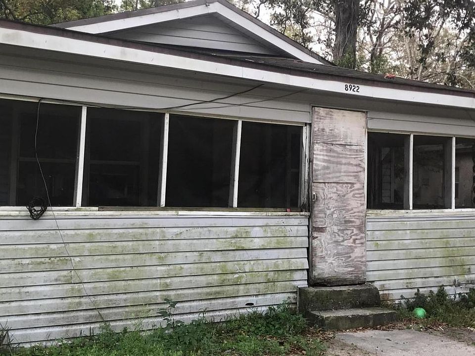 1st image of 8922 Eaton Ave