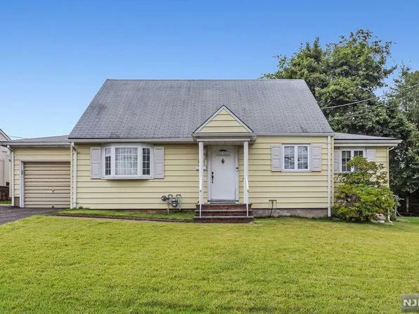 330 N Lanza Ct, Saddle Brook, NJ 07663