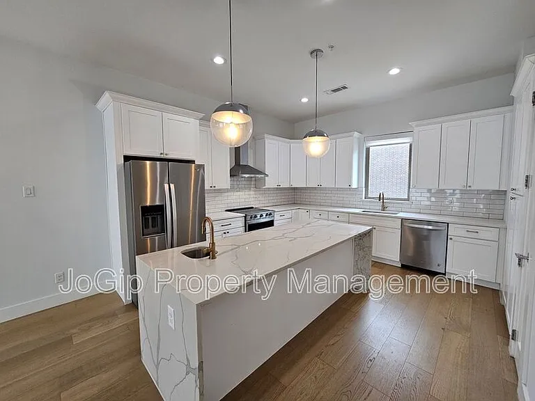 2620 Valley View Ln #102 — Photo 14