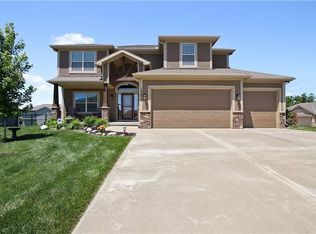 13670 NW 72nd St, Parkville, MO 64152