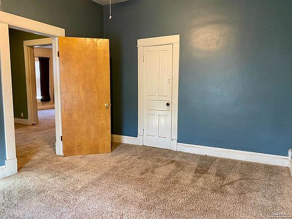 5th image of 258 N Oakdale Ave