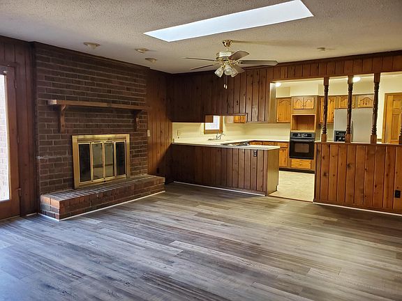 5th image of 10903 Farragut Hills Blvd