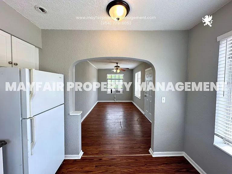 306 2nd Ave S #10 — Photo 5