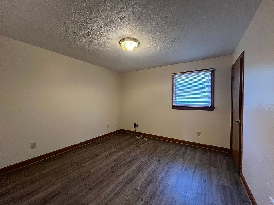 1st image of 1408 Colony Park Dr #7