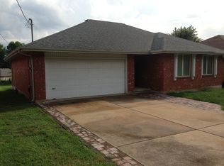 1428 E McClernon St, Springfield, MO 65803