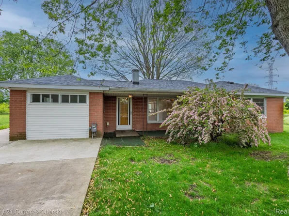 2548 Hearthside Dr, Ypsilanti, MI 48198