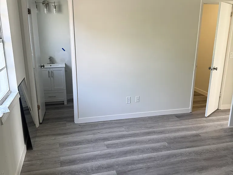 Broken Arrow Dr S — Photo 4