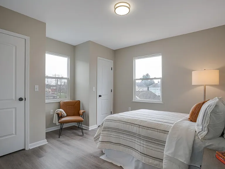 293 W Park Ave — Photo 16