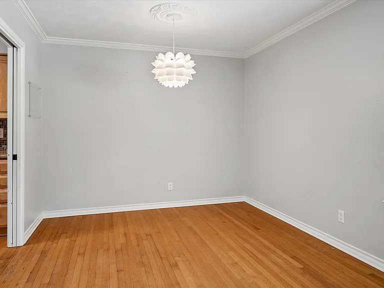 10626 Longmeadow Dr — Photo 4