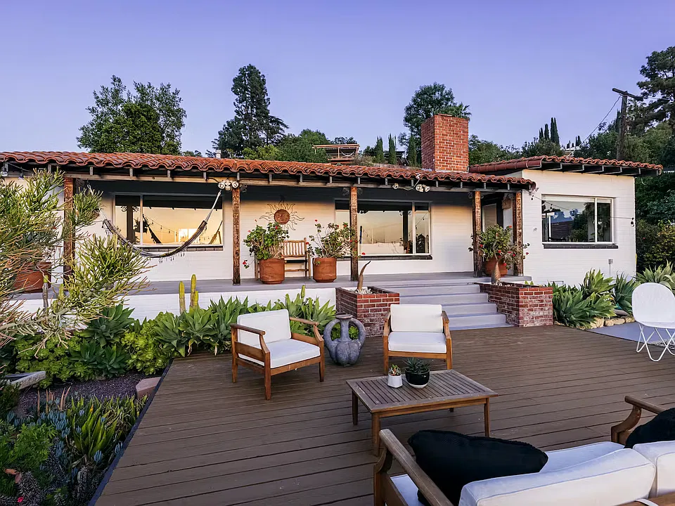 811 Montecito Dr