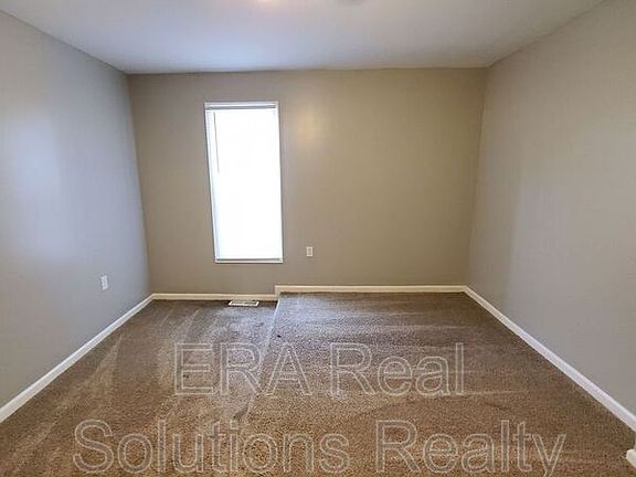 4th image of 996 Campbell Ave