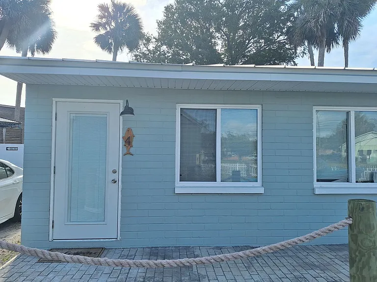 805 N Dixie Fwy #4 — Photo 3