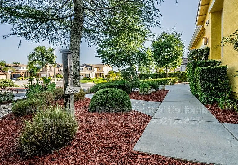 38669 Clearbrook Dr — Photo 4